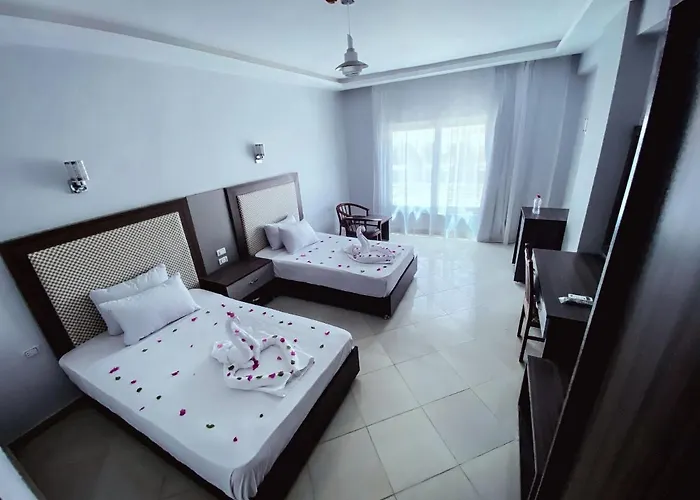 Grand Blue Cecelia Beach Resort Otel